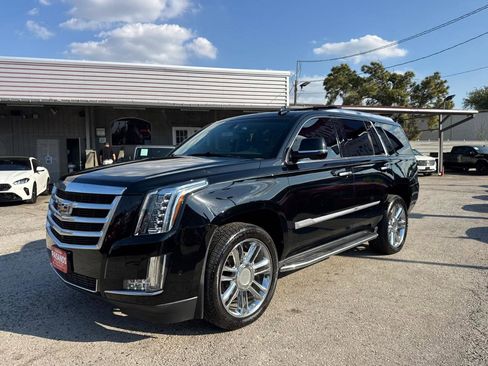 Used 2019 Cadillac Escalade 2WD image 2