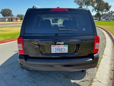 Used 2014 Jeep Patriot Sport w/ Power Value Group FWD image 4