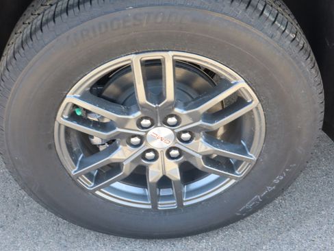 New 2026 GMC Acadia Elevation w/ LPO, Floor Liner Package AWD/4WD image 17
