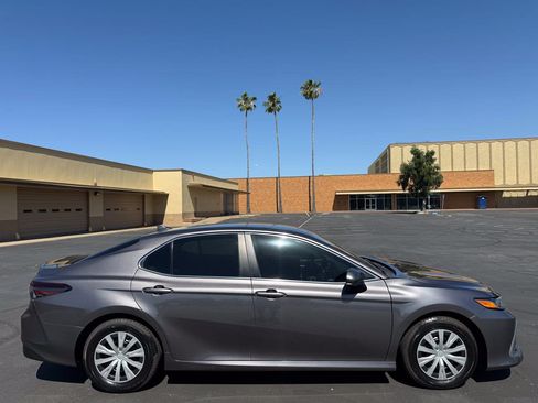 Used 2022 Toyota Camry LE FWD image 8