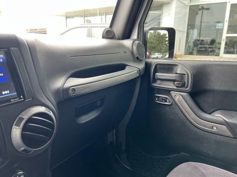 Used 2014 Jeep Wrangler Unlimited Sport w/ Quick Order Package 24S AWD/4WD image 14