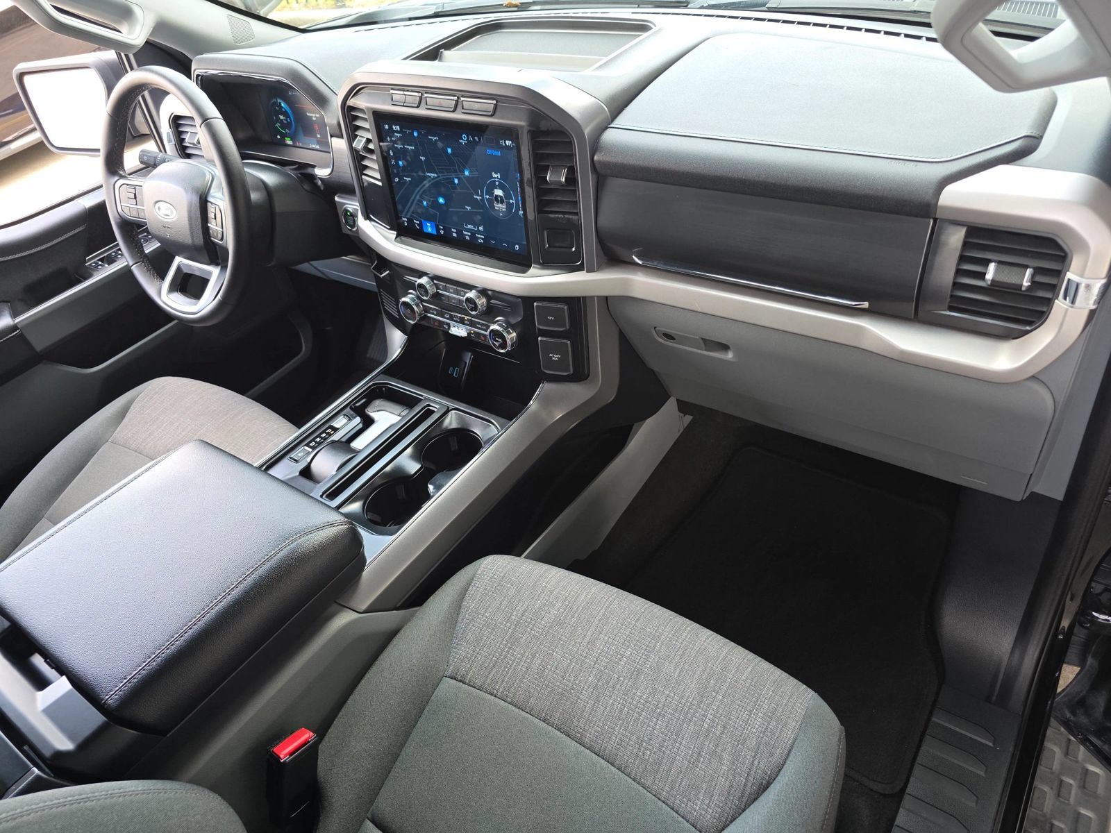 Used 2023 Ford F150 Lightning XLT AWD/4WD image 30