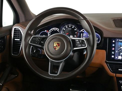 Certified 2022 Porsche Cayenne S Platinum image 12