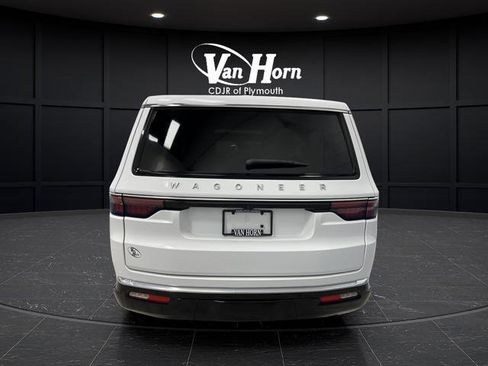 Used 2024 Jeep Wagoneer L 4WD w/ Premium Group I image 14