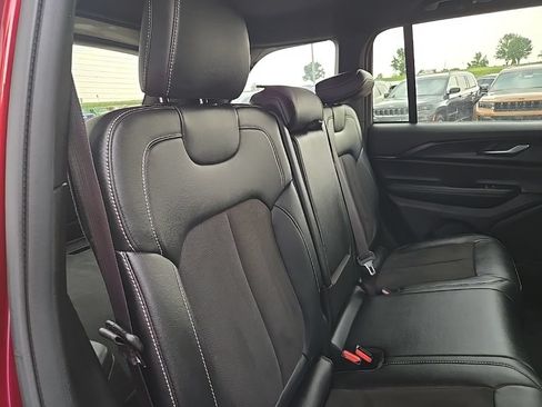 Used 2023 Jeep Grand Cherokee Altitude AWD/4WD image 78