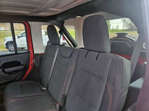 Used 2025 Jeep Wrangler Unlimited Rubicon image 26