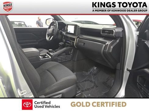Used 2025 Toyota 4Runner SR5 AWD/4WD image 6
