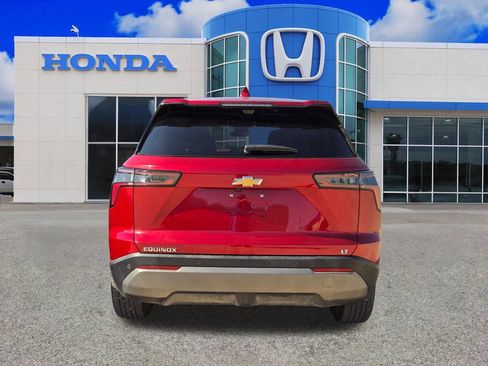 Used 2025 Chevrolet Equinox LT w/ Safety and Technology Package FWD image 4