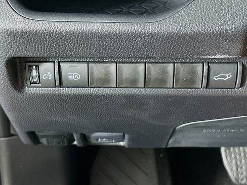Used 2025 Toyota RAV4 XLE w/ Convenience Package FWD image 17