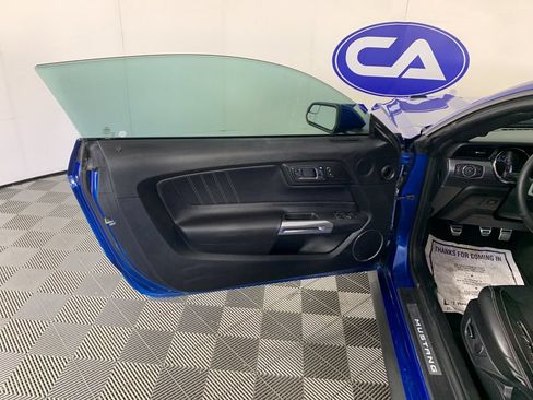 Used 2017 Ford Mustang GT Premium w/ GT Performance Package RWD image 13