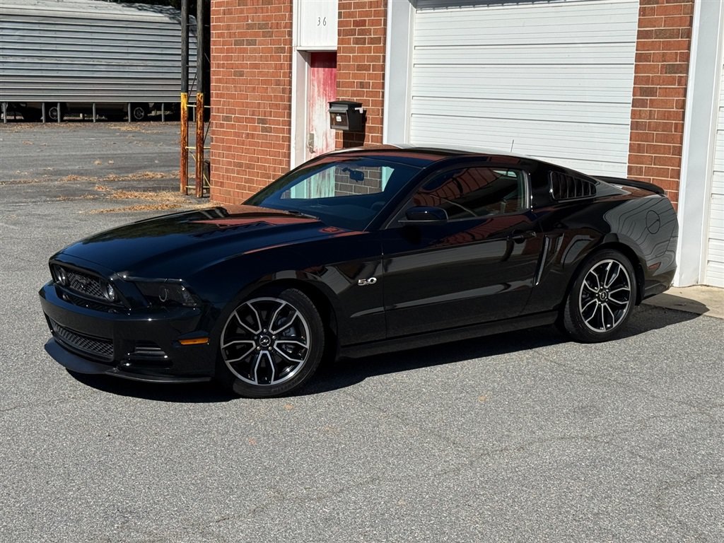 Used 2014 Ford Mustang GT w/ FP8 Appearance Package RWD image 8