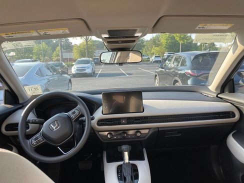 Used 2026 Honda HR-V LX image 5