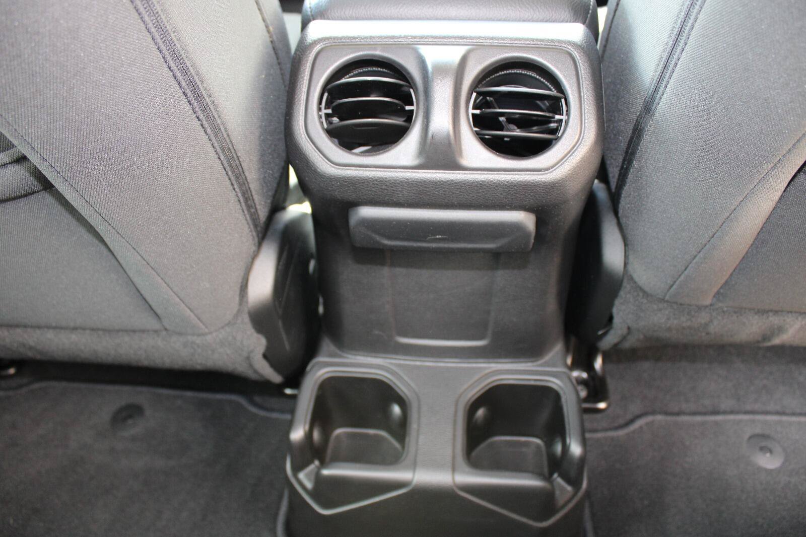 Used 2018 Jeep Wrangler Unlimited Sport AWD/4WD image 24
