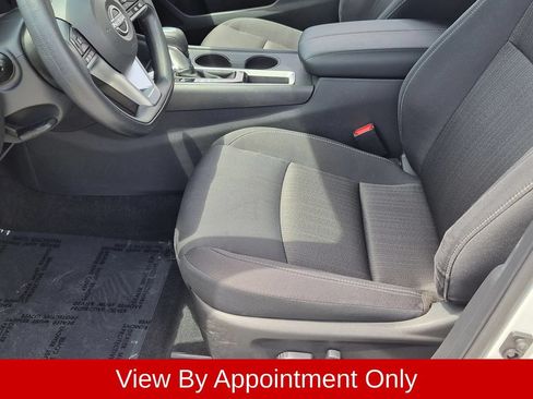 Used 2025 Nissan Altima 2.5 SV FWD image 21
