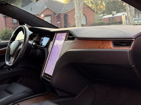 Used 2020 Tesla Model X Long Range AWD/4WD image 9