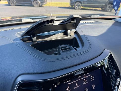 Used 2019 Jeep Cherokee Limited image 28