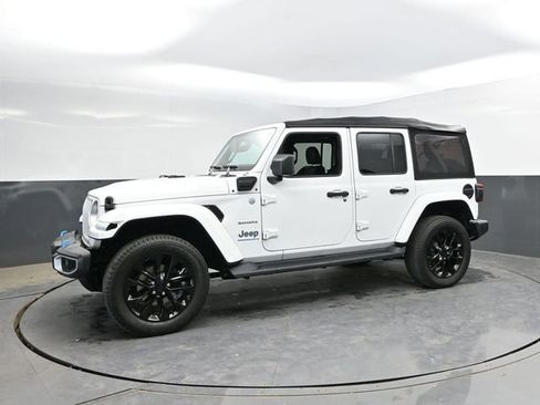 Used 2023 Jeep Wrangler Unlimited Sahara w/ Cold Weather Group AWD/4WD image 9