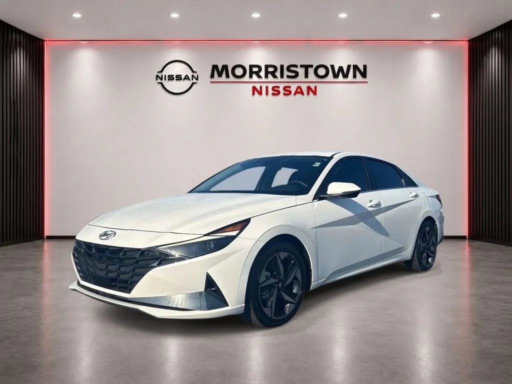 Used 2023 Hyundai Elantra Limited w/ Preferred Accessory Package FWD image 7