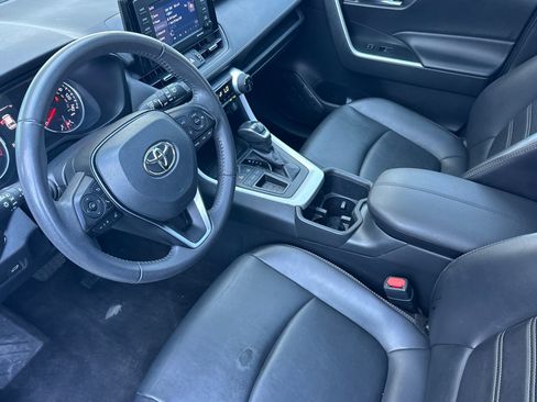 Certified 2022 Toyota RAV4 XLE Premium FWD image 9