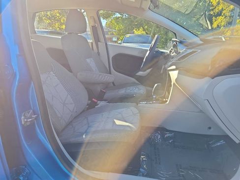 Used 2013 Ford Fiesta SE image 19