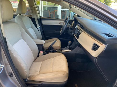 Used 2015 Toyota Corolla LE w/ Protection Package FWD image 32