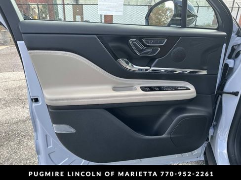 New 2026 Lincoln Corsair Grand Touring w/ Rear Removable Package Tray AWD/4WD image 10