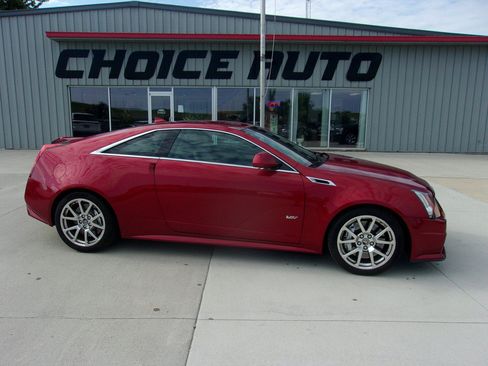 Used 2014 Cadillac CTS V RWD image 2