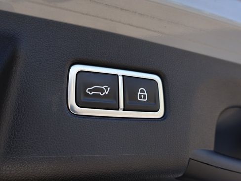 Used 2023 Kia Sorento X-Line EX image 17