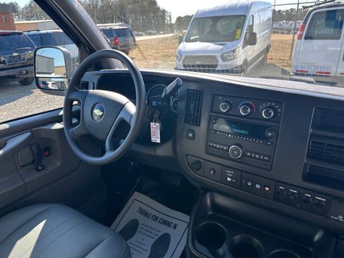 Used 2015 Chevrolet Express 2500 image 35