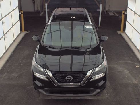 Used 2023 Nissan Rogue SV w/ SV Premium B Package FWD image 2