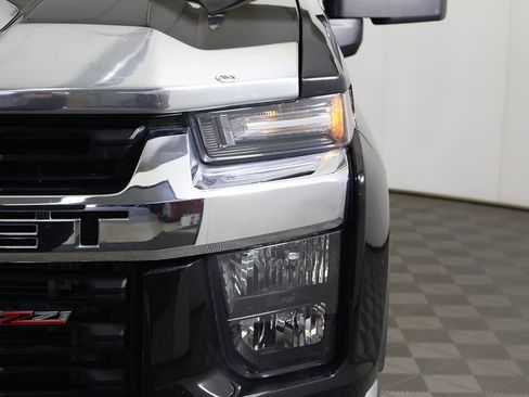 Used 2023 Chevrolet Silverado 3500 LT w/ Convenience Package image 13