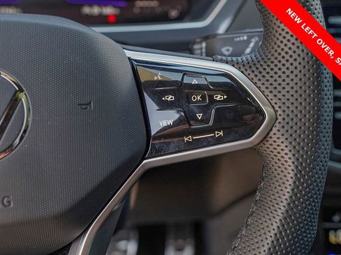 Used 2024 Volkswagen Tiguan SE R-Line image 15