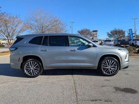 Certified 2025 Buick Enclave Avenir w/ Super Cruise Package image 8