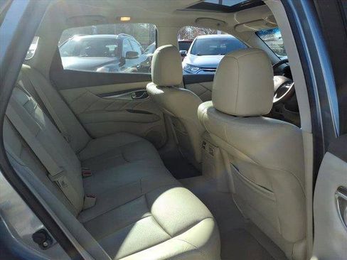 Used 2016 INFINITI Q70 3.7 image 35