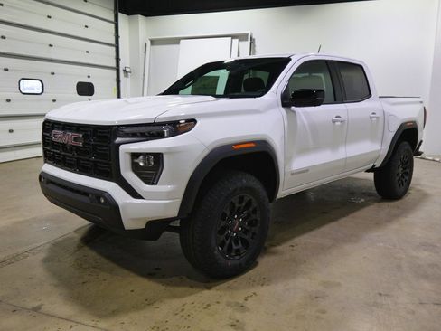 New 2026 GMC Canyon Elevation w/ Convenience Package image 21