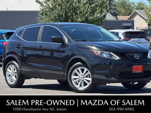 Used 2018 Nissan Rogue Sport S w/ S Appearance Package FWD image 1