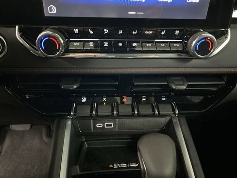 New 2025 Chevrolet Colorado Z71 w/ Midnight Edition image 18