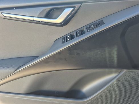 New 2026 Kia Niro LX image 6