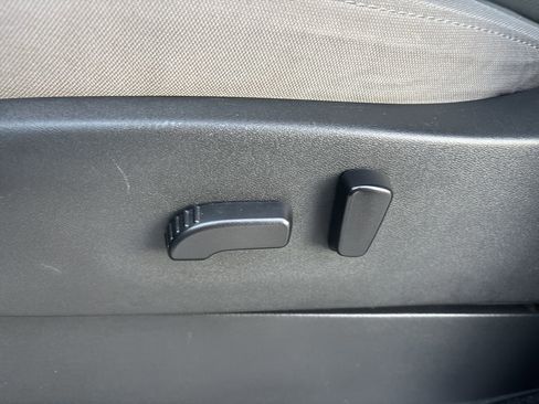 Used 2023 Nissan Frontier SV w/ Technology Package image 20