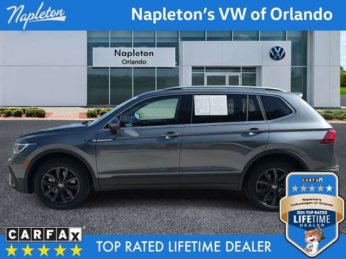 Used 2024 Volkswagen Tiguan SE image 3