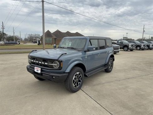 New 2025 Ford Bronco Outer Banks image 1