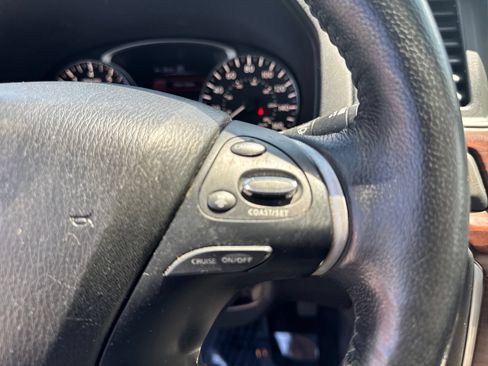 Used 2019 Nissan Pathfinder Platinum AWD/4WD image 26