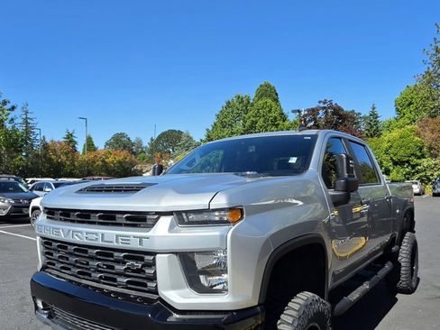 Used 2022 Chevrolet Silverado 2500 Custom w/ Custom Value Package AWD/4WD image 1