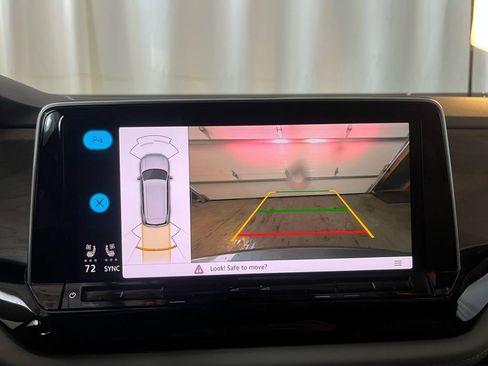 Certified 2025 Volkswagen Atlas SE image 16