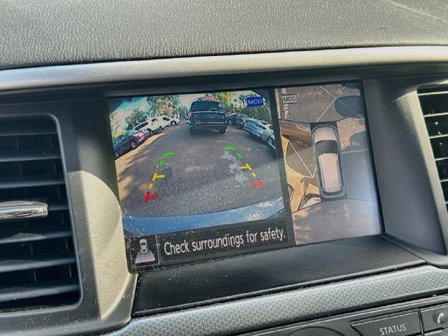 Used 2019 Nissan Pathfinder SL AWD/4WD image 17