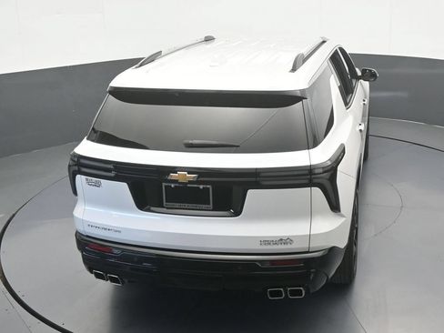 Used 2025 Chevrolet Traverse High Country FWD image 57