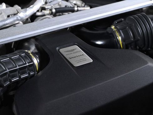Used 2020 Aston Martin V8 Vantage Coupe image 23