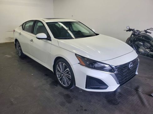 Used 2023 Nissan Altima 2.5 SL FWD image 3