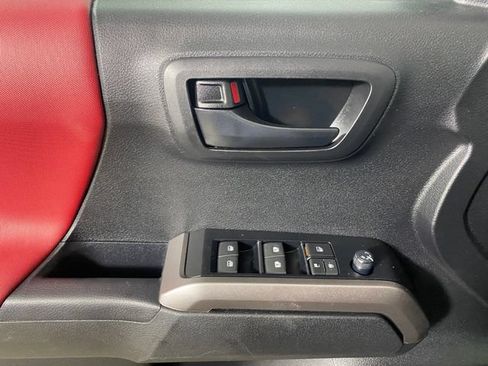 Certified 2023 Toyota Tacoma SR5 AWD/4WD image 19