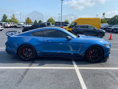 Used 2021 Ford Mustang Shelby GT500 w/ Technology Package RWD image 8